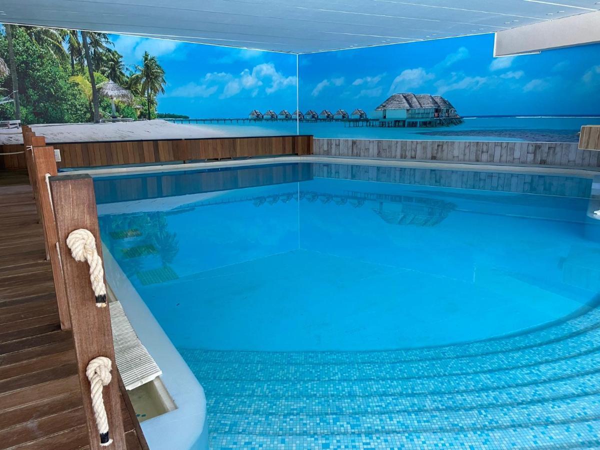 Frantheor Frejus 5 Etoiles Hotel Bagian luar foto